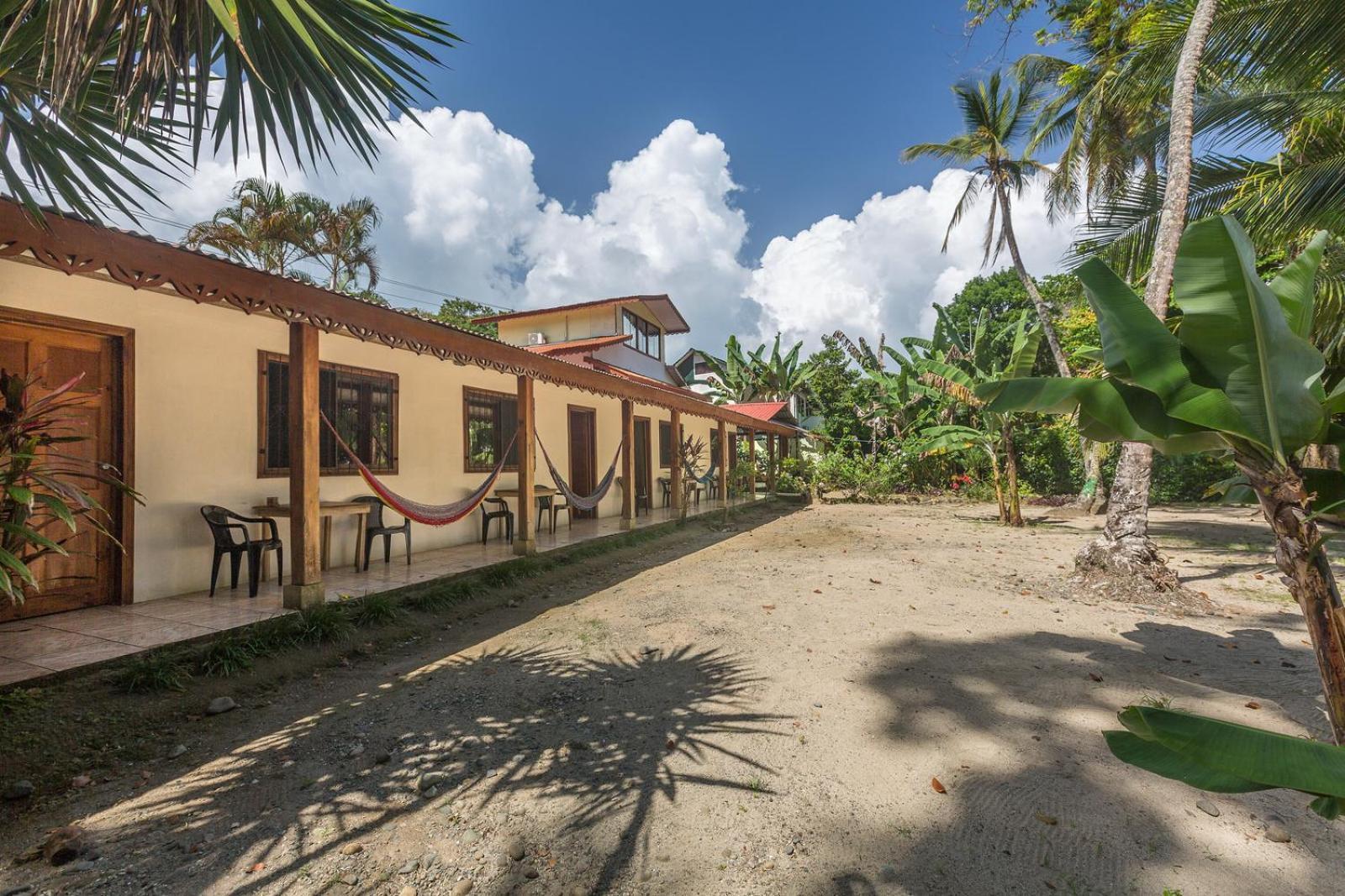 Yucca Beachfront Hotel Puerto Viejo de Talamanca Buitenkant foto