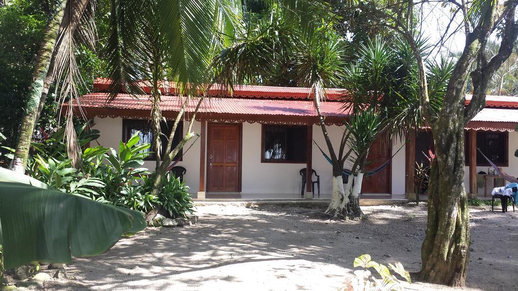 Yucca Beachfront Hotel Puerto Viejo de Talamanca Buitenkant foto