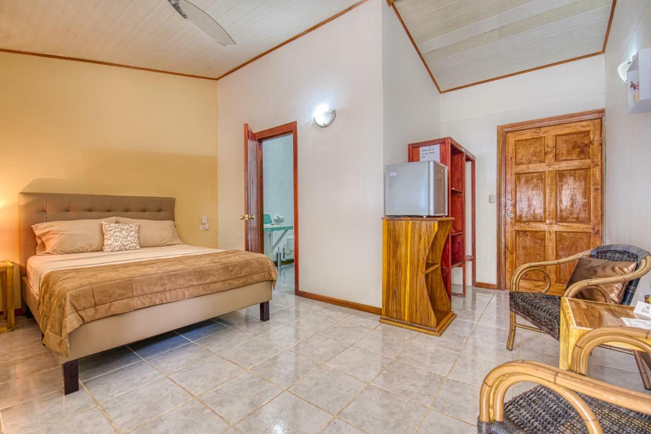 Yucca Beachfront Hotel Puerto Viejo de Talamanca Buitenkant foto