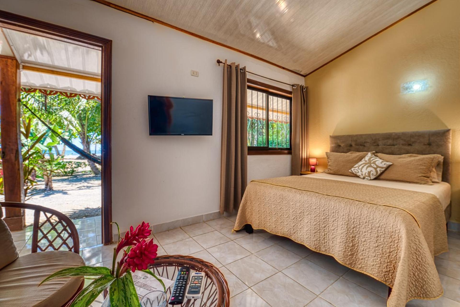 Yucca Beachfront Hotel Puerto Viejo de Talamanca Buitenkant foto